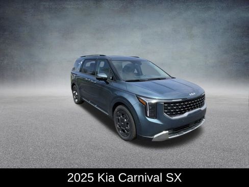 Used 2025 Kia Carnival SX image 3