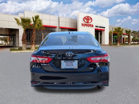 Certified 2020 Toyota Camry LE image 6