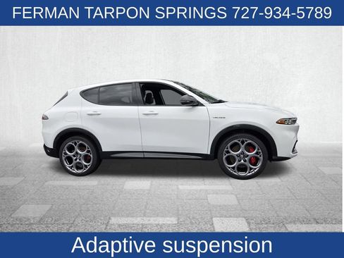 Used 2024 Alfa Romeo Tonale Veloce w/ Premium Interior Package AWD/4WD image 12