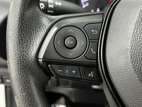 Used 2021 Toyota Corolla LE image 18