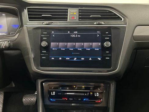 Used 2024 Volkswagen Tiguan SE image 22