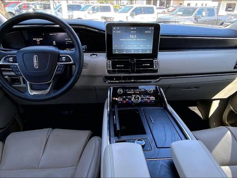Used 2021 Lincoln Navigator Reserve AWD/4WD image 16