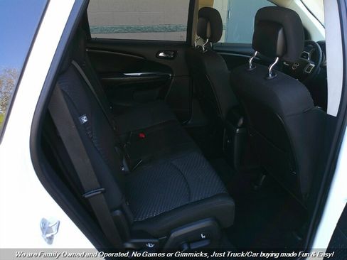 Used 2020 Dodge Journey SE w/ SE Popular Equipment Group image 27