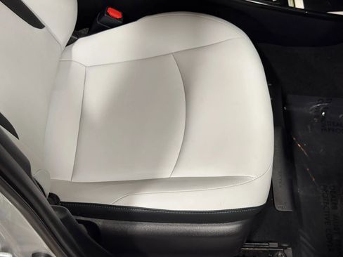 Used 2017 Toyota Prius Four w/ Premium Convenience Package image 48