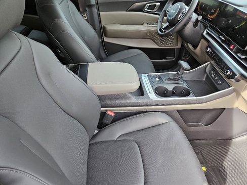 New 2026 Kia Carnival LXS image 10