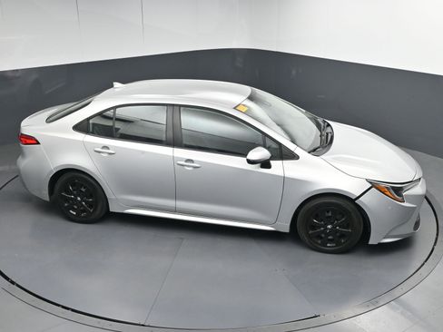 Used 2022 Toyota Corolla LE image 33