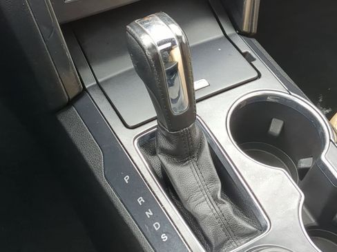 Used 2017 Ford Explorer XLT w/ Equipment Group 202A image 39