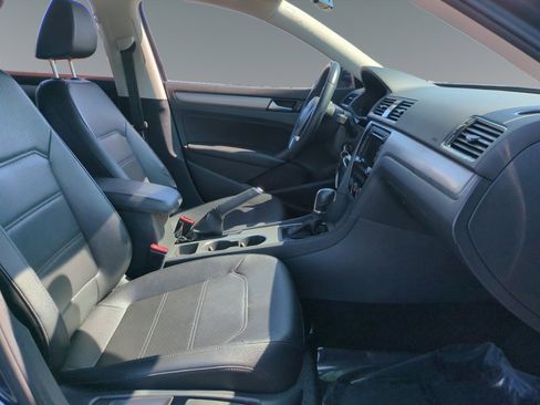 Used 2015 Volkswagen Passat 1.8T SE image 15