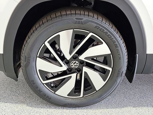 New 2026 Volkswagen Atlas SEL AWD/4WD image 12