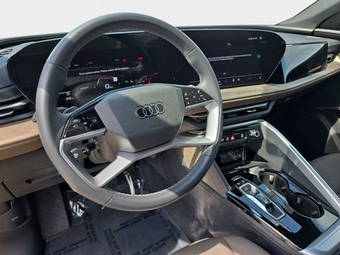 Used 2025 Audi Q5 Premium w/ Convenience Package AWD/4WD image 19