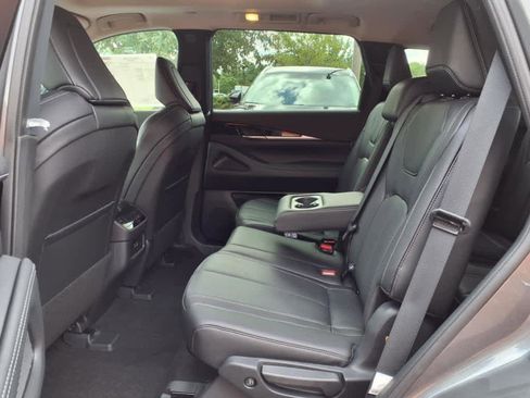 New 2025 INFINITI QX60 Pure image 3