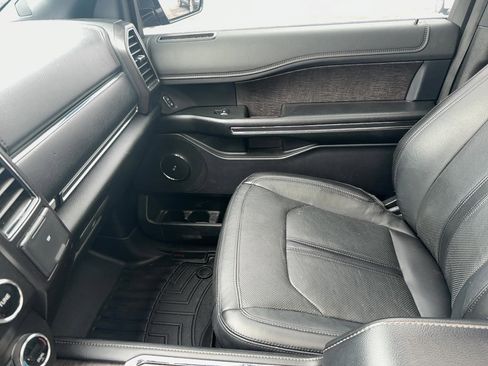 Used 2019 Ford Expedition Limited w/ Equipment Group 302A image 32