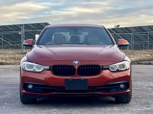 Used 2018 BMW 330i xDrive Sedan w/ Premium Package image 8