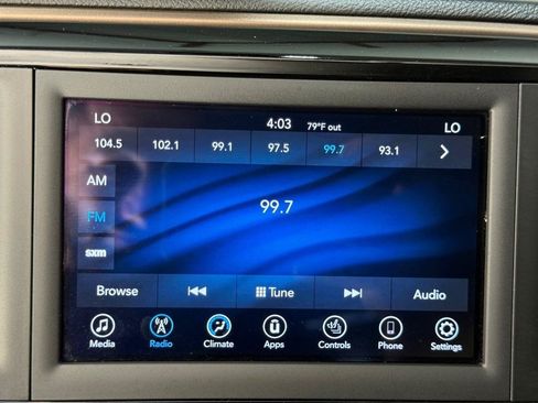 Used 2018 Chrysler Pacifica Touring-L FWD image 35