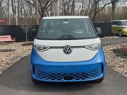 New 2025 Volkswagen ID. Buzz 1st Edition image 8