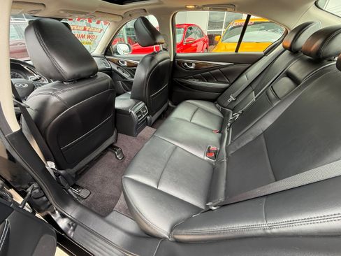 Used 2018 INFINITI Q50 Luxe w/ Essential Package (3.0T Luxe) AWD/4WD image 5