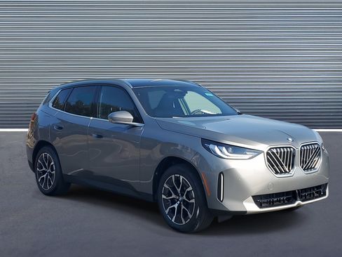 New 2026 BMW X3 xDrive30 w/ Premium Package image 2