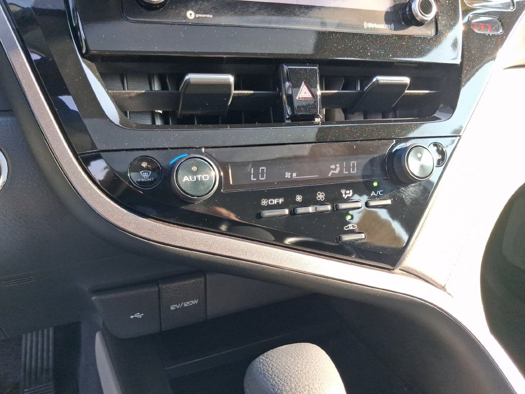 Used 2024 Toyota Camry LE w/ Convenience Package FWD image 20
