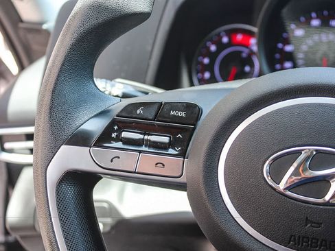 Used 2023 Hyundai Elantra SEL FWD image 29
