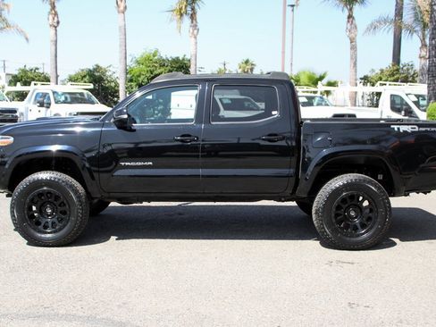Used 2019 Toyota Tacoma TRD Sport image 5