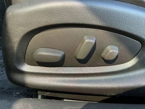 Used 2014 Chevrolet Impala LT w/ Convenience Package image 24