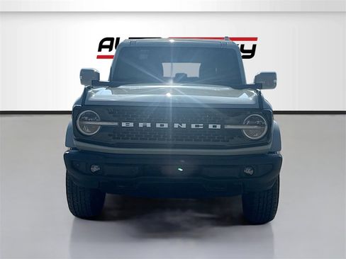 Used 2023 Ford Bronco Outer Banks image 2