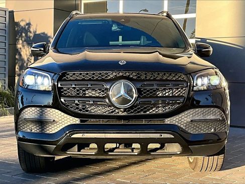 Used 2021 Mercedes-Benz GLS 450 4MATIC image 2