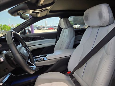 Used 2024 Cadillac Lyriq Luxury AWD/4WD image 29