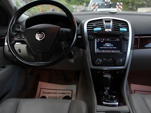 Used 2007 Cadillac SRX w/ Theater Package image 19