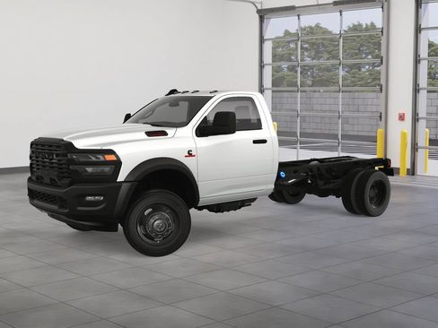 New 2025 RAM 4500 Tradesman AWD/4WD image 3