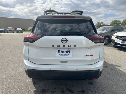 Used 2025 Nissan Rogue SV AWD/4WD image 9