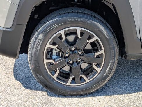 Used 2023 Jeep Renegade Latitude image 33