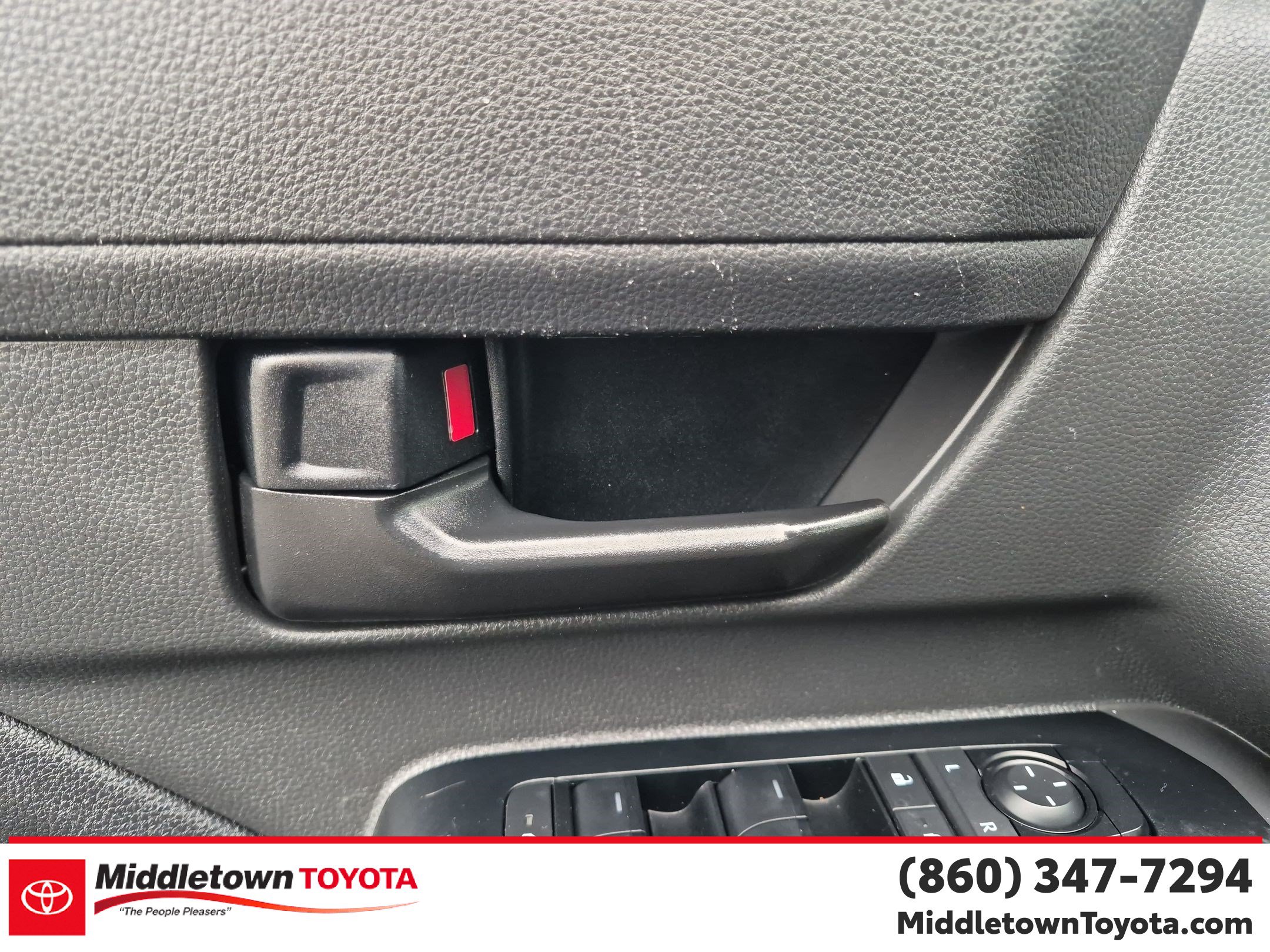 Used 2025 Toyota Tacoma SR5 AWD/4WD image 11
