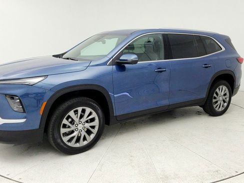 Certified 2025 Buick Enclave Preferred image 4