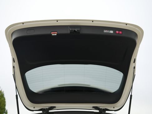 New 2026 Mercedes-Benz GLC 350e 4MATIC image 16