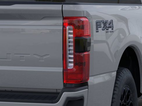 New 2026 Ford F250 Lariat w/ Black Appearance Package AWD/4WD image 20