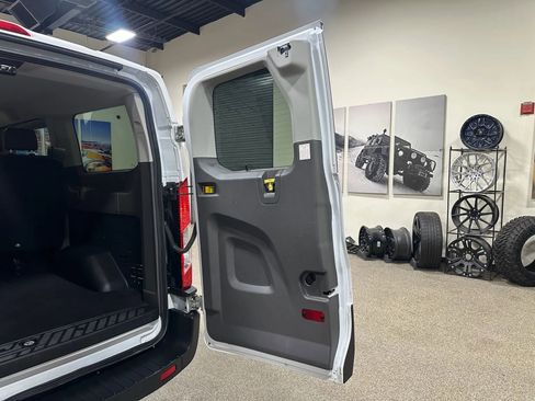 Used 2020 Ford Transit 150 XL image 19