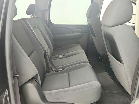 Used 2009 Chevrolet Suburban LS image 32