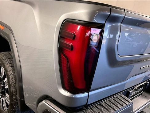 Used 2024 GMC Sierra 2500 Denali w/ Denali Reserve Package AWD/4WD image 23