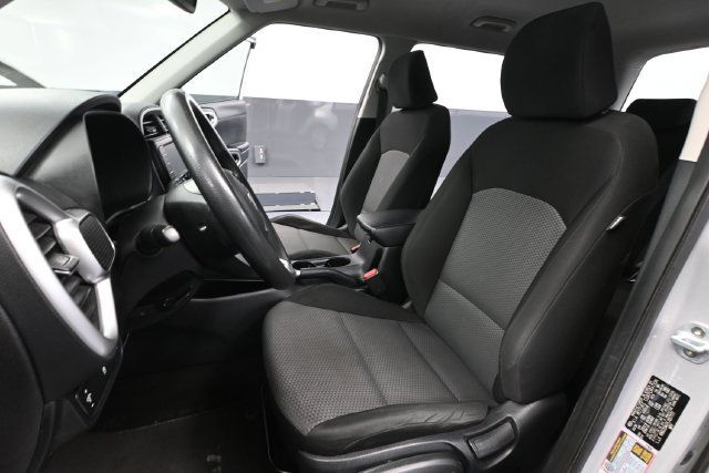 Used 2020 Kia Soul LX FWD image 17