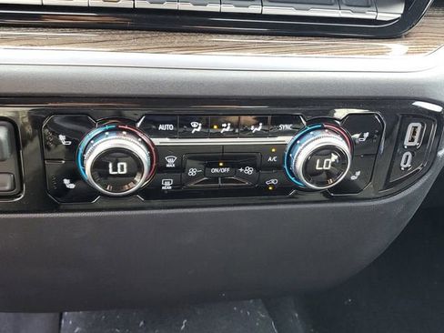 New 2026 GMC Sierra 1500 Elevation image 25