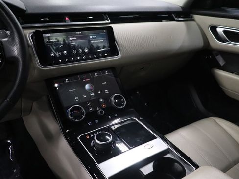 Used 2020 Land Rover Range Rover Velar S image 31