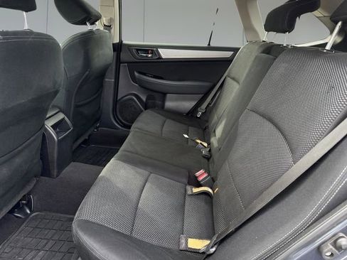 Used 2017 Subaru Outback 2.5i Premium image 9