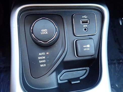Used 2018 Jeep Compass Latitude w/ Popular Equipment Group AWD/4WD image 22