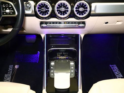 Used 2022 Mercedes-Benz GLB 250 image 27