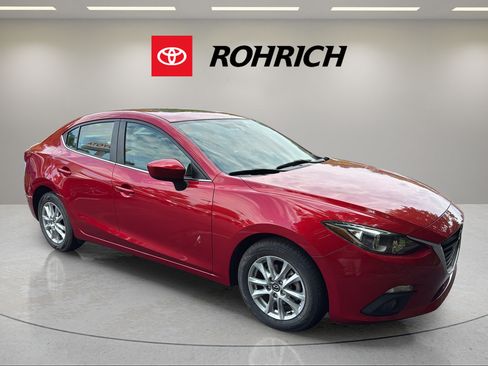 Used 2016 MAZDA MAZDA3 i Touring w/ Popular Equipment Package FWD image 4