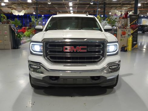 Used 2019 GMC Sierra 1500 SLE w/ SLE Value Package AWD/4WD image 3