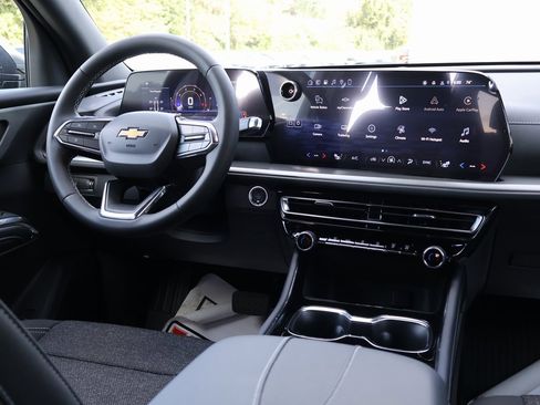 New 2026 Chevrolet Traverse LT w/ LPO, Floor Liner Package image 28