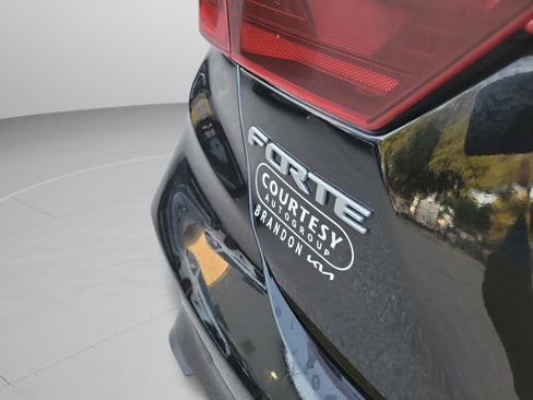 Certified 2023 Kia Forte LXS w/ LXS Technology Package FWD image 31