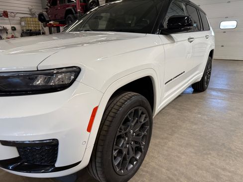 Used 2023 Jeep Grand Cherokee L Summit w/ Advanced Protech Group IV image 37